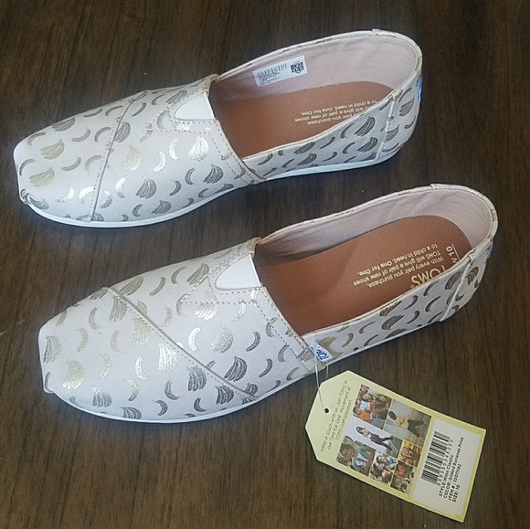 Toms Shoes - NWT Women's Classic Toms - Size W10 - Banana Print
